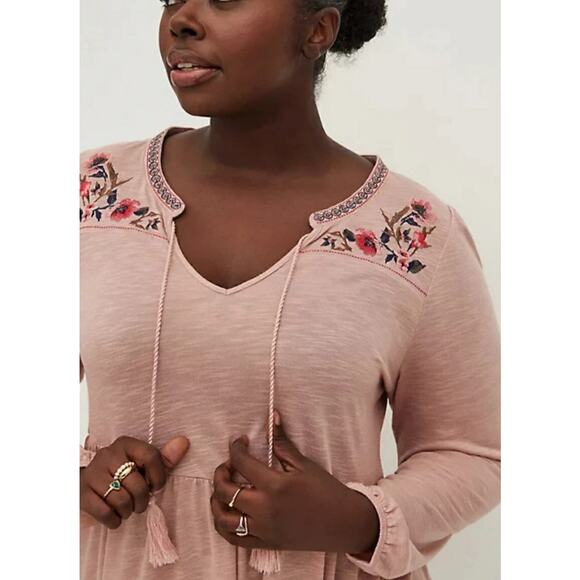 Torrid Embroidered Peasant Top Womens Size 2X Dusty Rose Tassel Babydoll Blouse - Picture 4 of 12